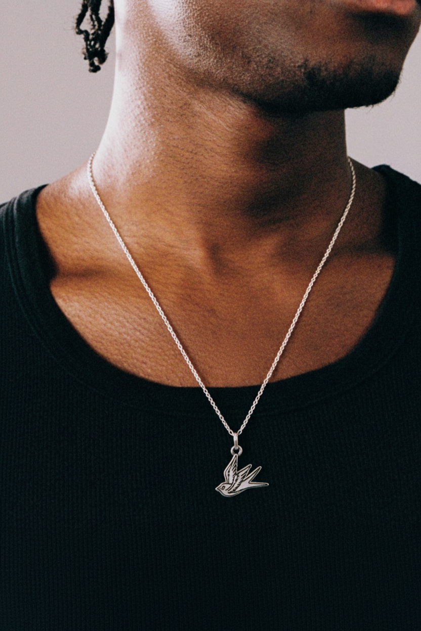SILHOUETTE LIBERTY NECKLACE
