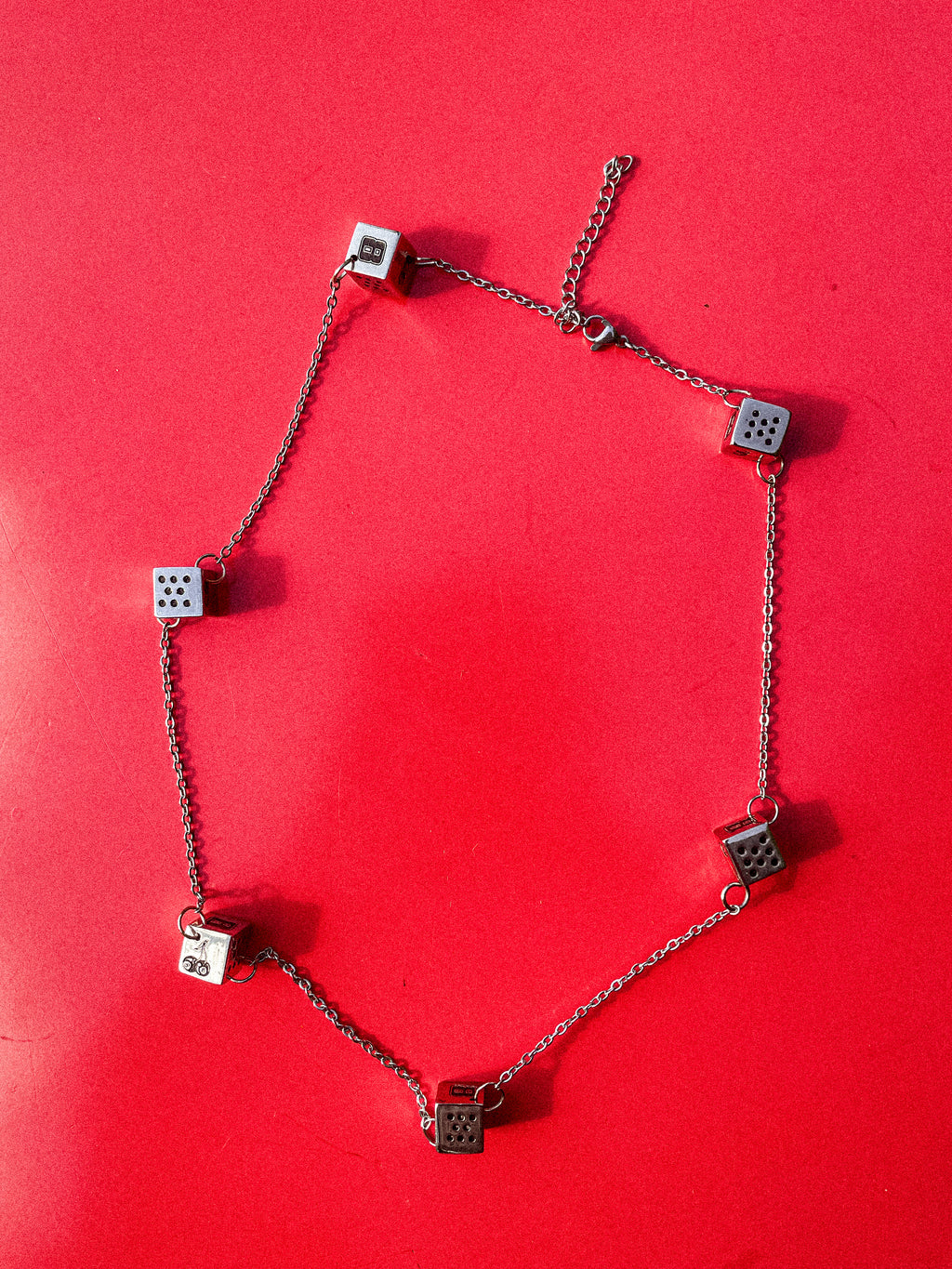 THE GAMBLER NECKLACE