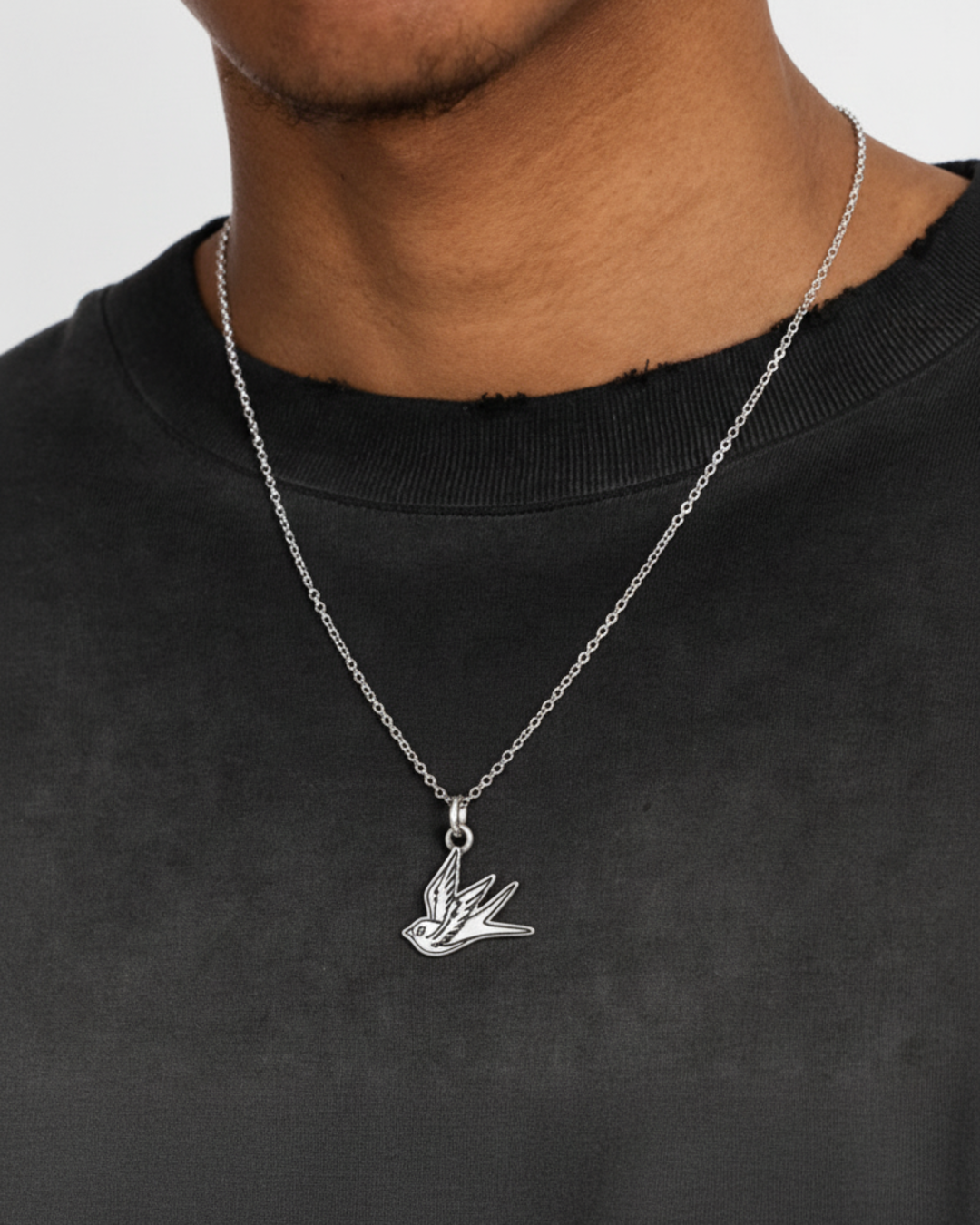 SILHOUETTE LIBERTY NECKLACE
